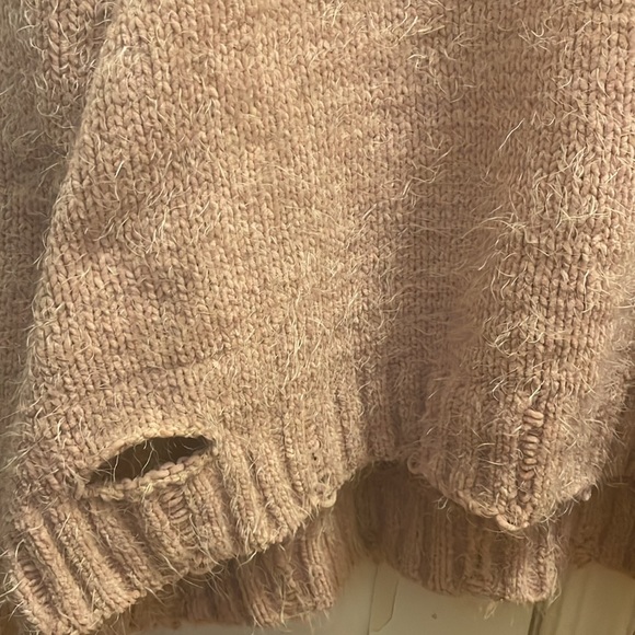 NWOT POL Large fuzzy pink distressed sweater - Picture 3 of 9